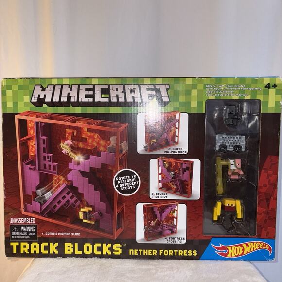 Mattel Hotwheels Minecraft Nether Fortress Play Set 2018 - RARE FIND - NEW - Picture 2 of 6